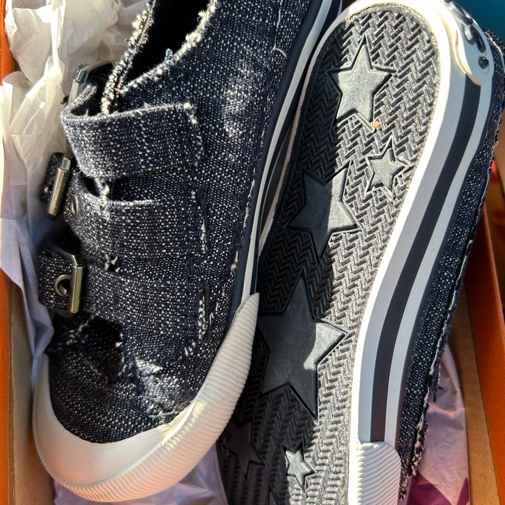 Rocket Dog Blue and White Velcro Sneakers